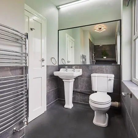 Ground Floor At The Old Vicarage Apartment